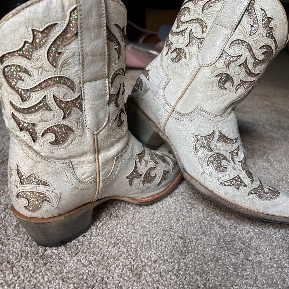 J.B. Dillon Custom-made Cream Heeled Boots with Intricate Embroidery - OG $349